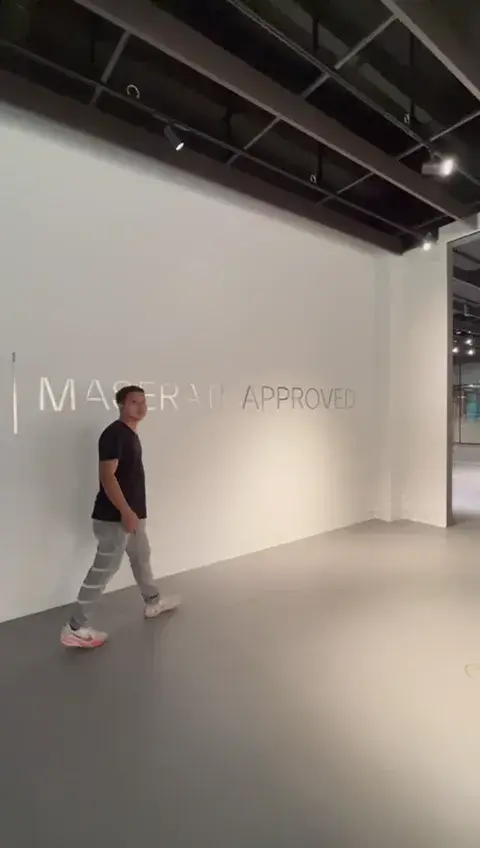 Maserati Showroom — video 1
